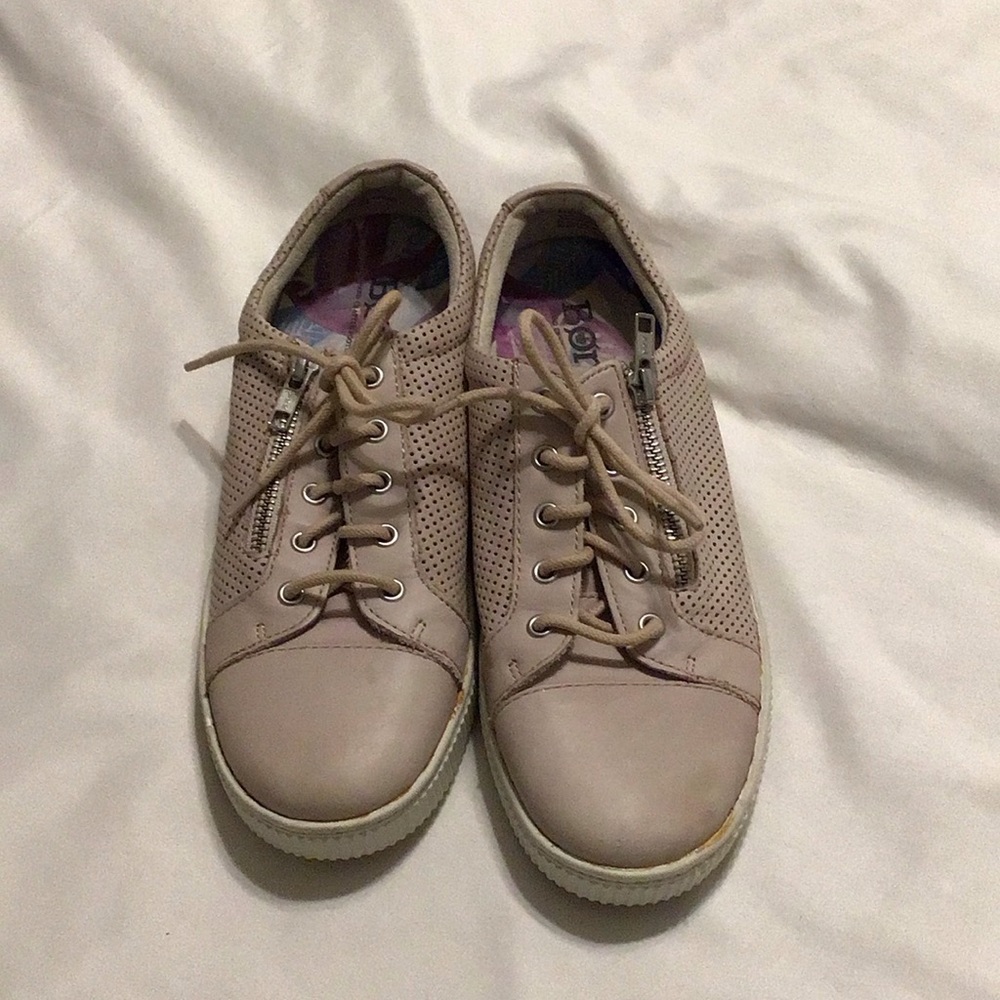 🐺 Born sneakers pink zip up Sz 8.5M